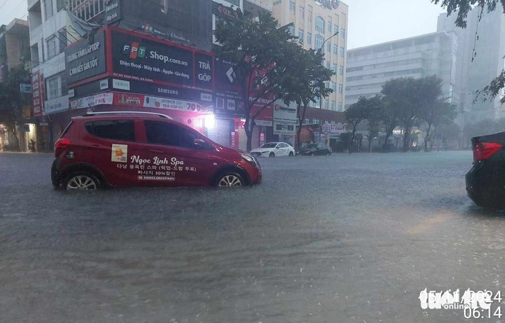 Da Nang’s Son Tra Mountain access closed as heavy rain sparks flooding concern