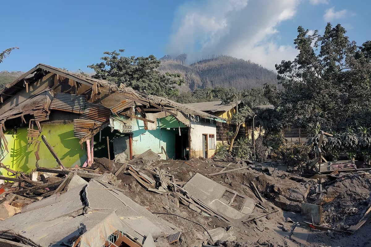 Damaged school buildings which were affected by the Mount Lewotobi Laki-Laki volcano eruption are seen at Flores Timur, Indonesia, November 4, 2024. Photo: Reuters