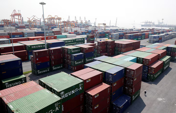 Vietnam records $2bn trade surplus in October