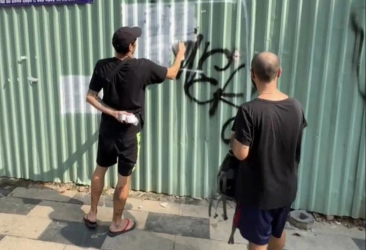 Ho Chi Minh City police deport 2 foreigners for graffiti, property damage