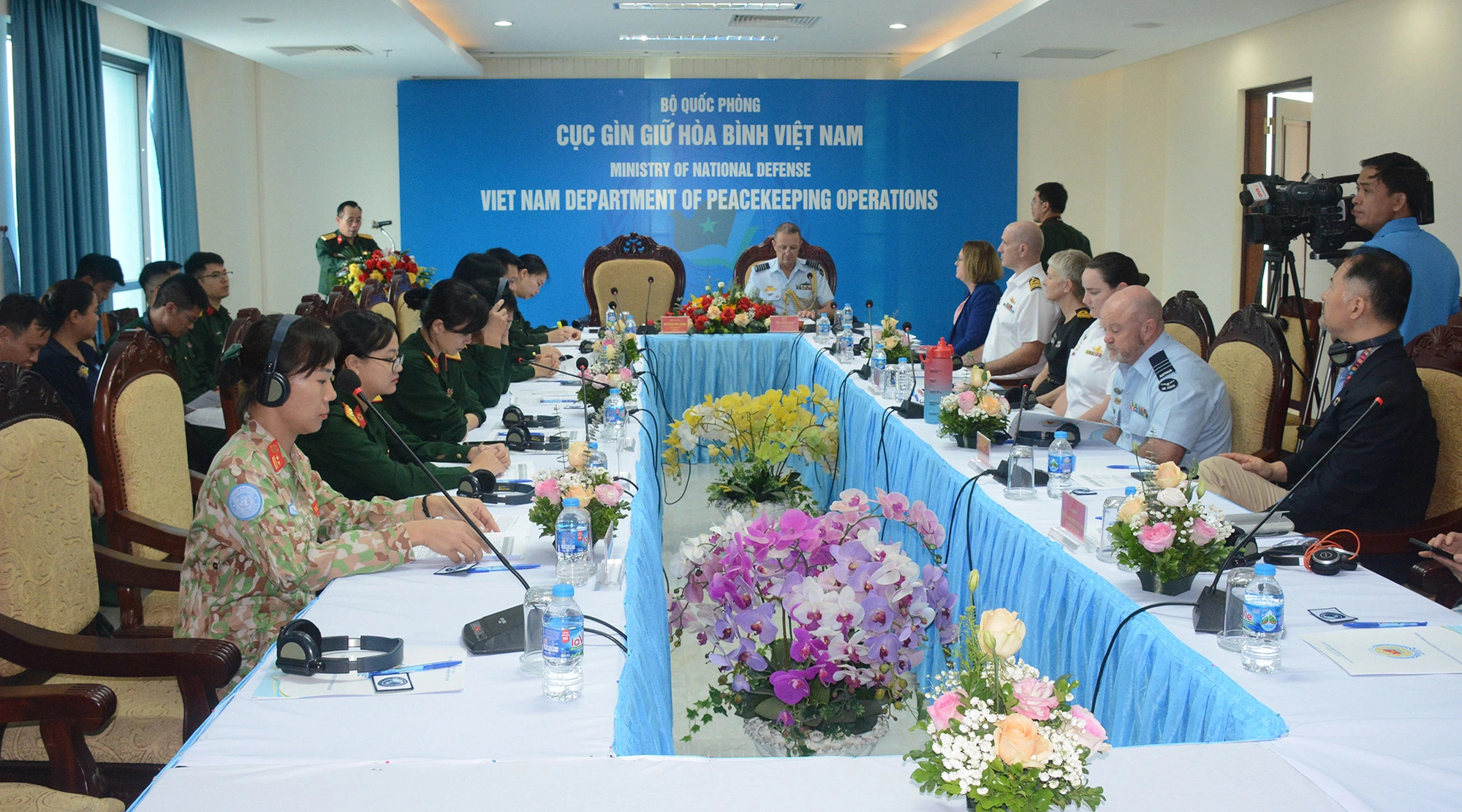 Participants join an experience sharing session co-chaired by Vietnam and Australia on the theme of women, peace, and security in United Nations peacekeeping operations, Hanoi, November 8, 2024. Photo: Vietnam Department of Peacekeeping Operations