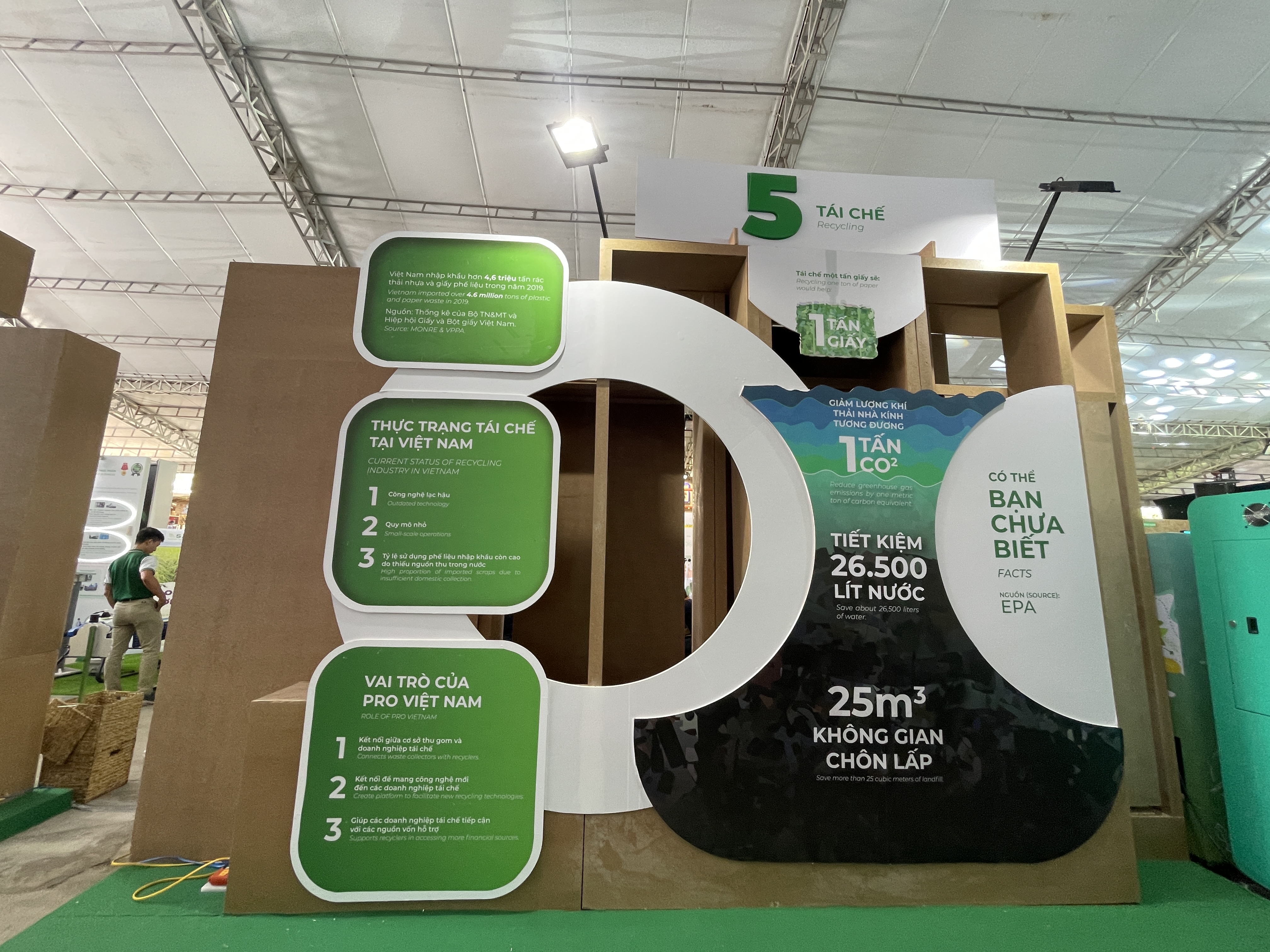 Information is displayed at at the Green Vietnam Festival in Ho Chi Minh City on November 9, 2024. Photo: Dong Nguyen / Tuoi Tre News