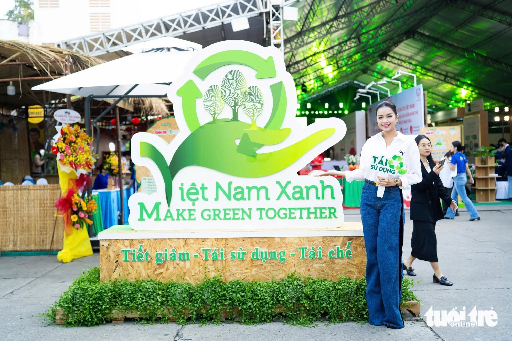 Miss Universe Vietnam 2022 Nguyen Thi Ngoc Chau poses for a photo while attending the  Green Vietnam Festival in Ho Chi Minh City on November 9, 2024. Photo: Thanh Hiep / Tuoi Tre