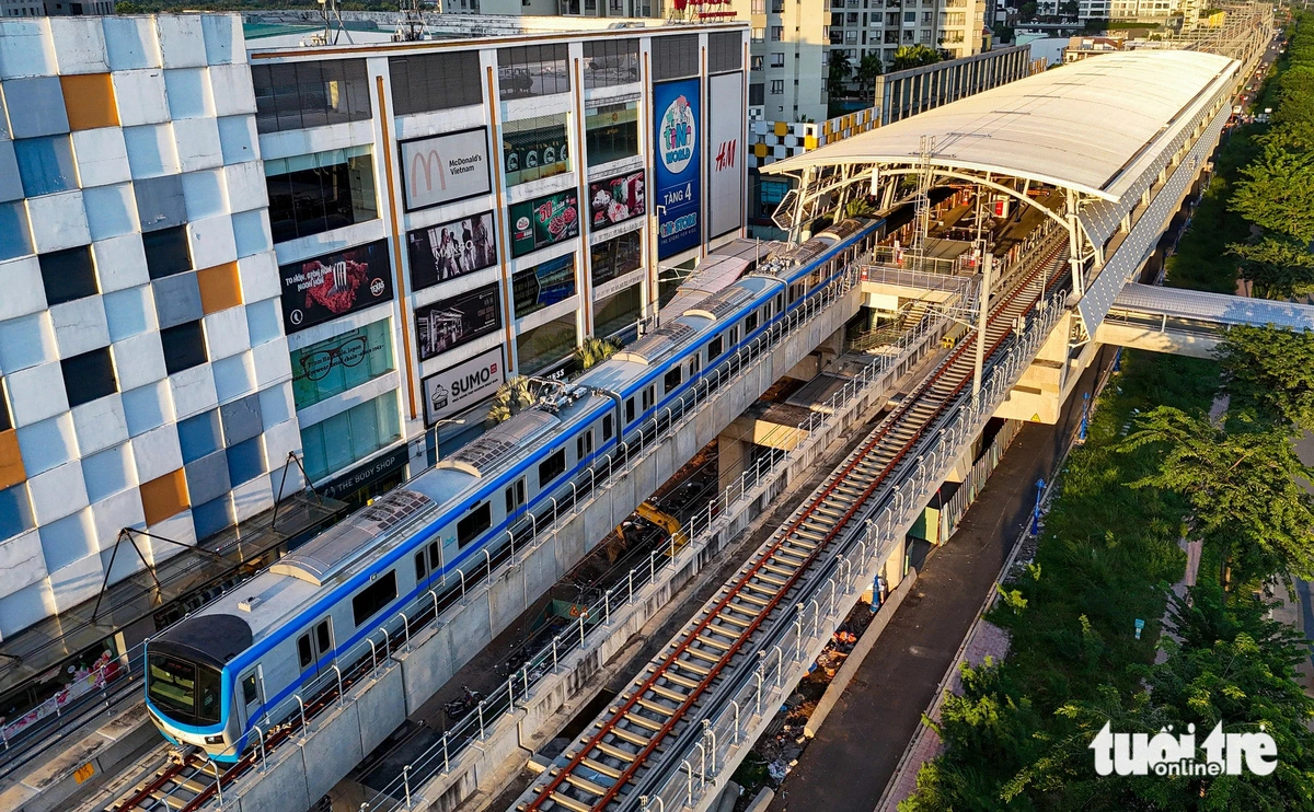 Ho Chi Minh City's first metro line undergoes test run at full capacity