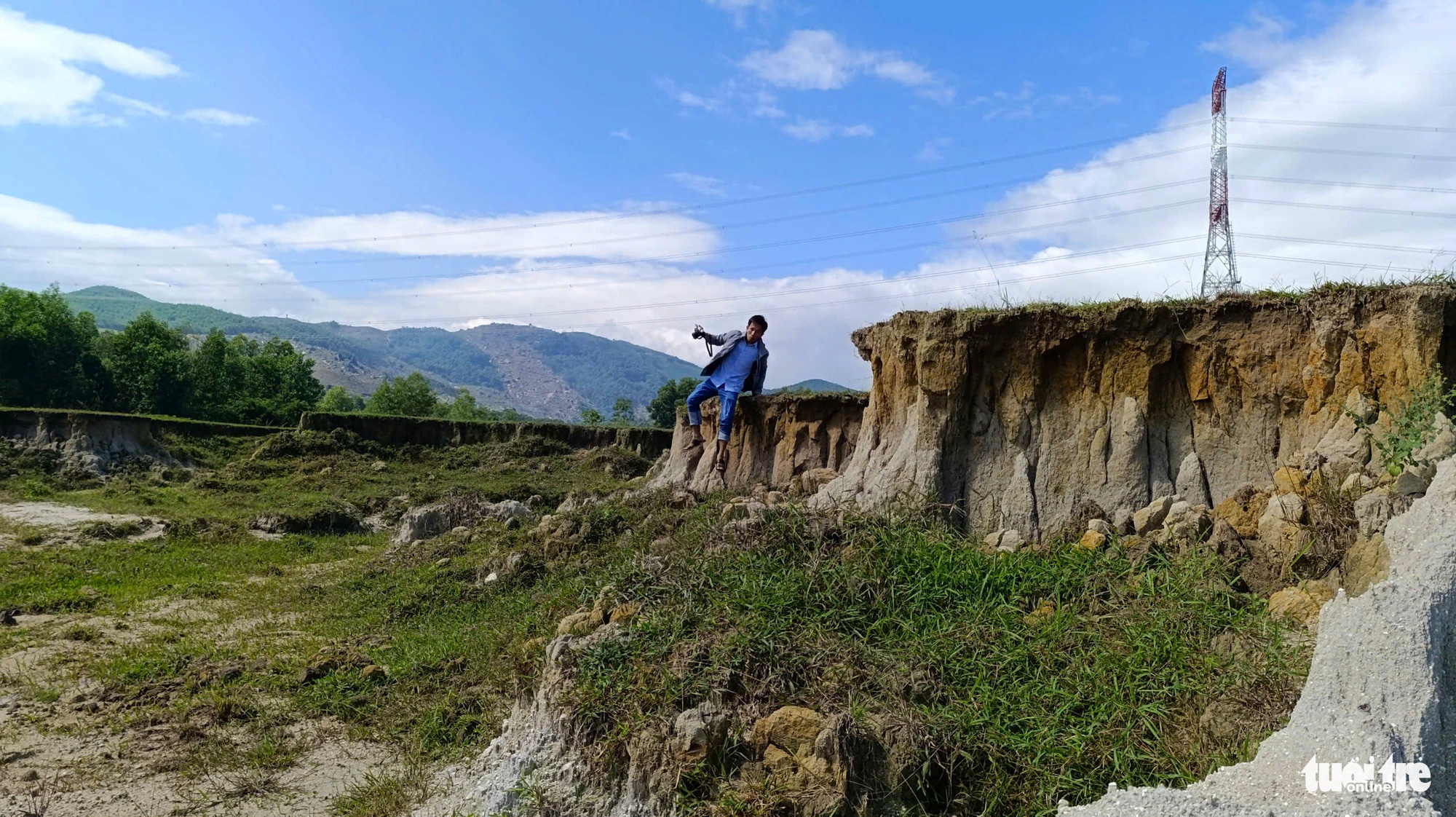 Large holes that resemble bomb craters in An Chau Village in Hoa Phu Commune, Hoa Vang District, Da Nang City, central Vietnam, following exploitation by a clay mining company. Photo: Doan Cuong / Tuoi Tre