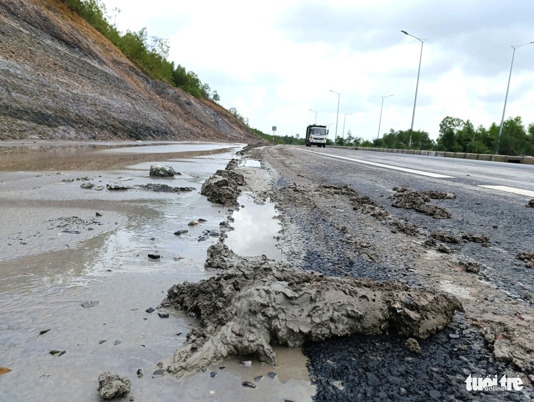 Heavy rains trigger mudslides, erosion along Da Nang’s $59mn beltway