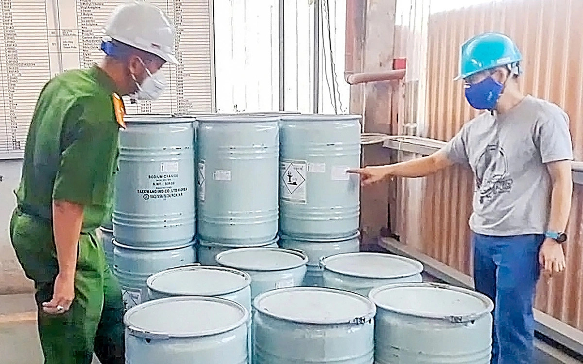 Ho Chi Minh City police seize 9.7 tonnes of illegally-traded cyanide in 2 months