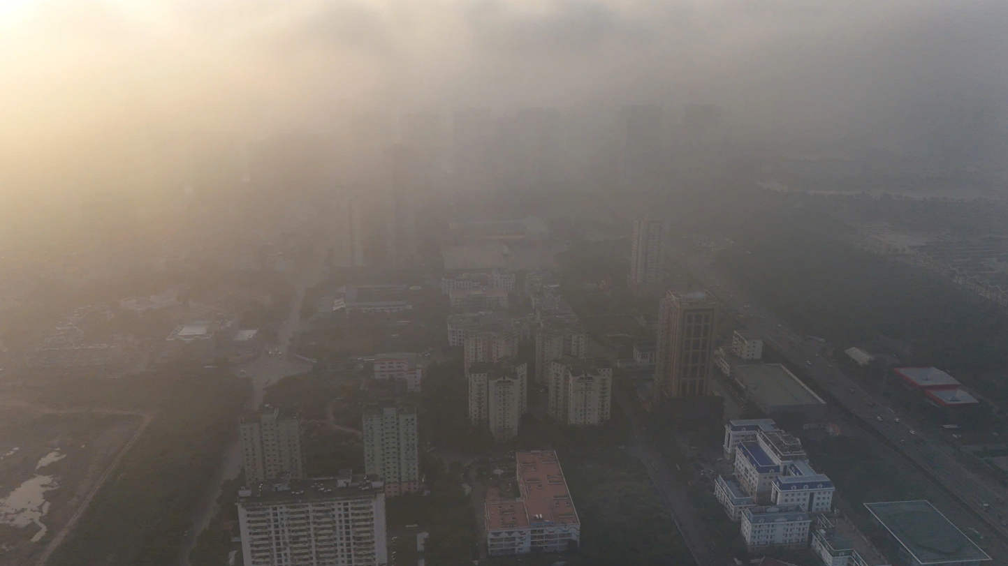 Hanoi sees a hazy sky due to poor air quality on November 18, 2024.