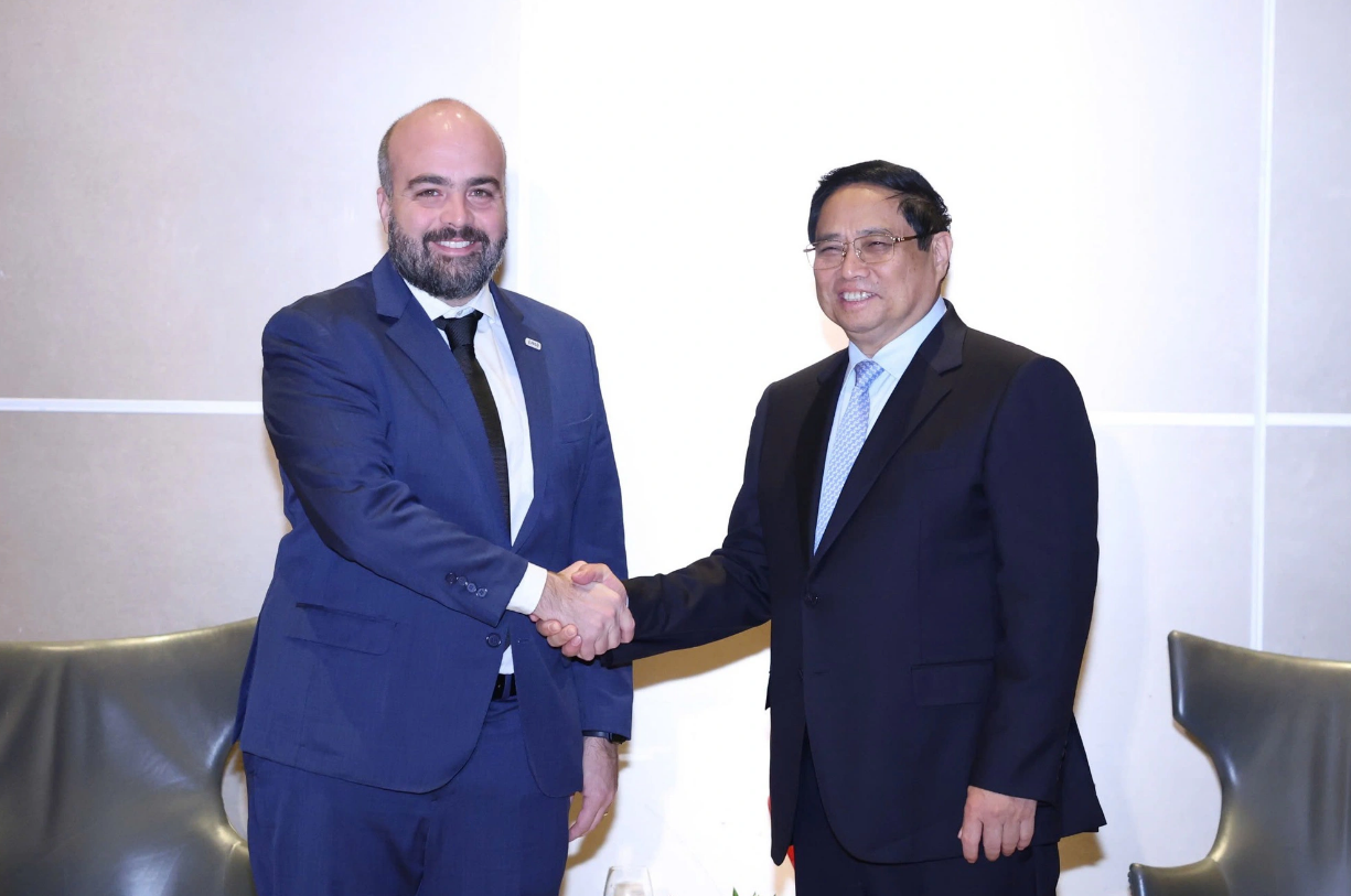 Vietnam’s Prime Minister Pham Minh Chinh (R) receives Marcio Rodrigues, CEO of JBS, in Brazil on November 17, 2024. Photo: Doan Bac