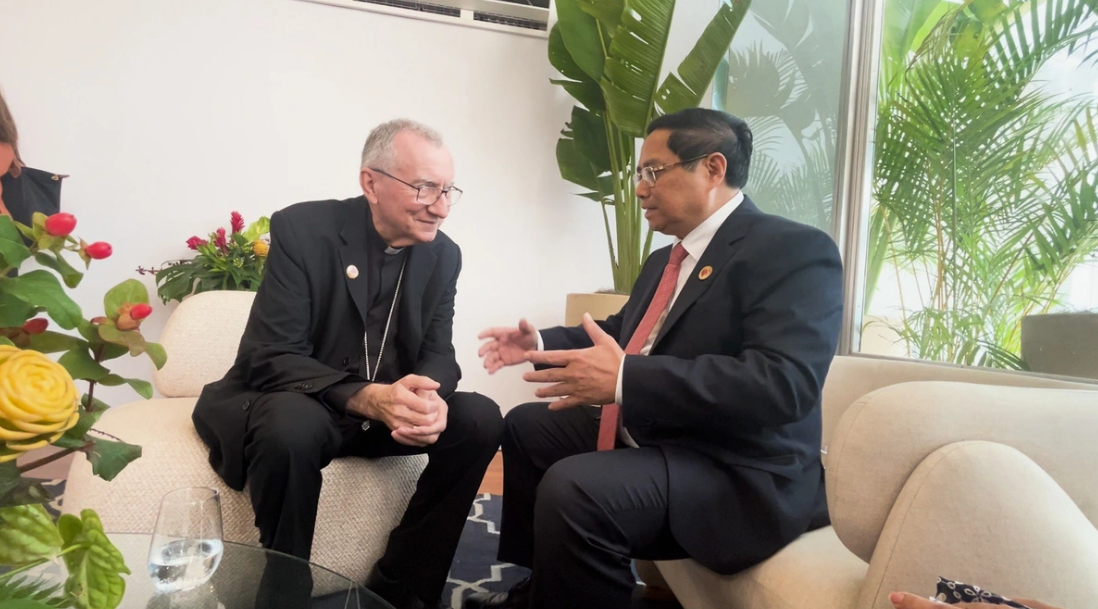 Vietnamese Prime Minister Pham Minh Chinh (R) meets Vatican Secretary of State Cardinal Pietro Parolin in Brazil on November 19, 2024. Photo: Doan Bac