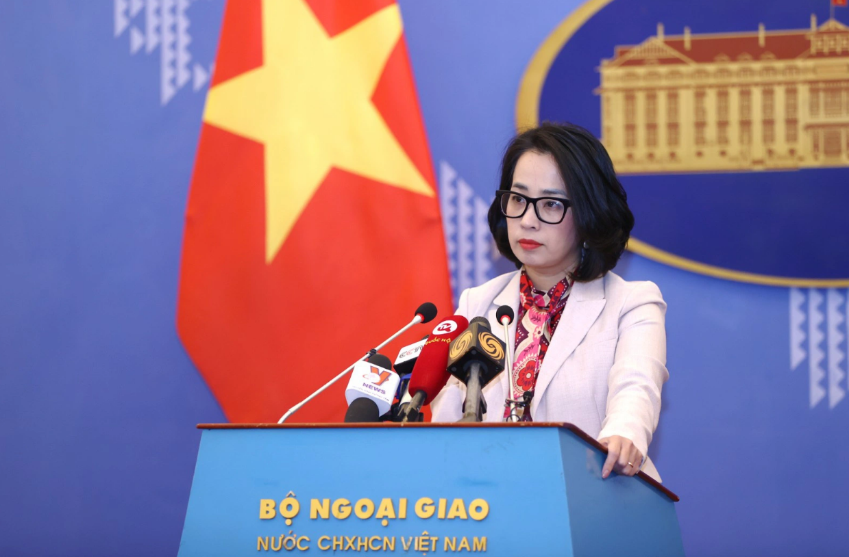 Vietnam rejects rumor of harsher visa regime for foreigners