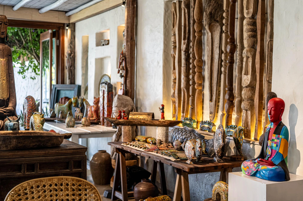 Wooden handicrafts on display at the Driftwood Village in Hoi An City, Quang Nam Province. Photo: B.D. / Tuoi Tre