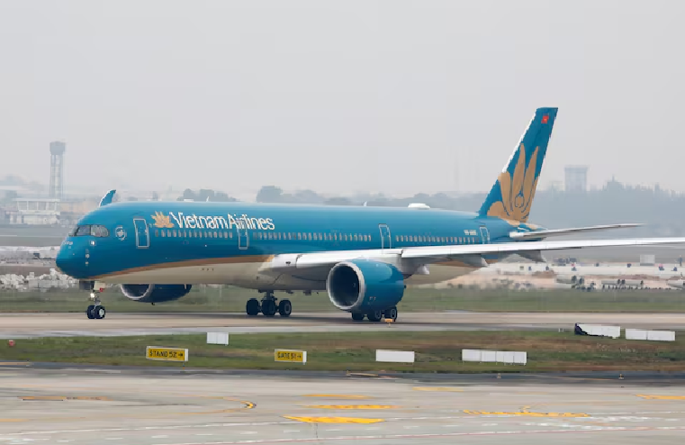 Lawmakers weigh Vietnam Airlines share issuance to raise $866mn