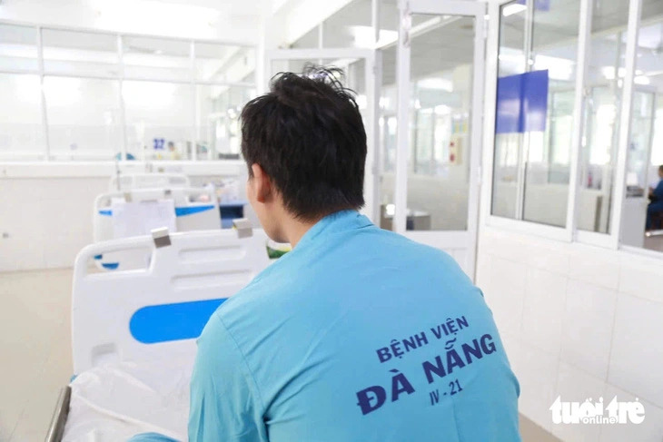 D. is transferred to the general care unit at Da Nang Hospital in central Vietnam and is expected to be discharged soon. Photo: Doan Nhan / Tuoi Tre