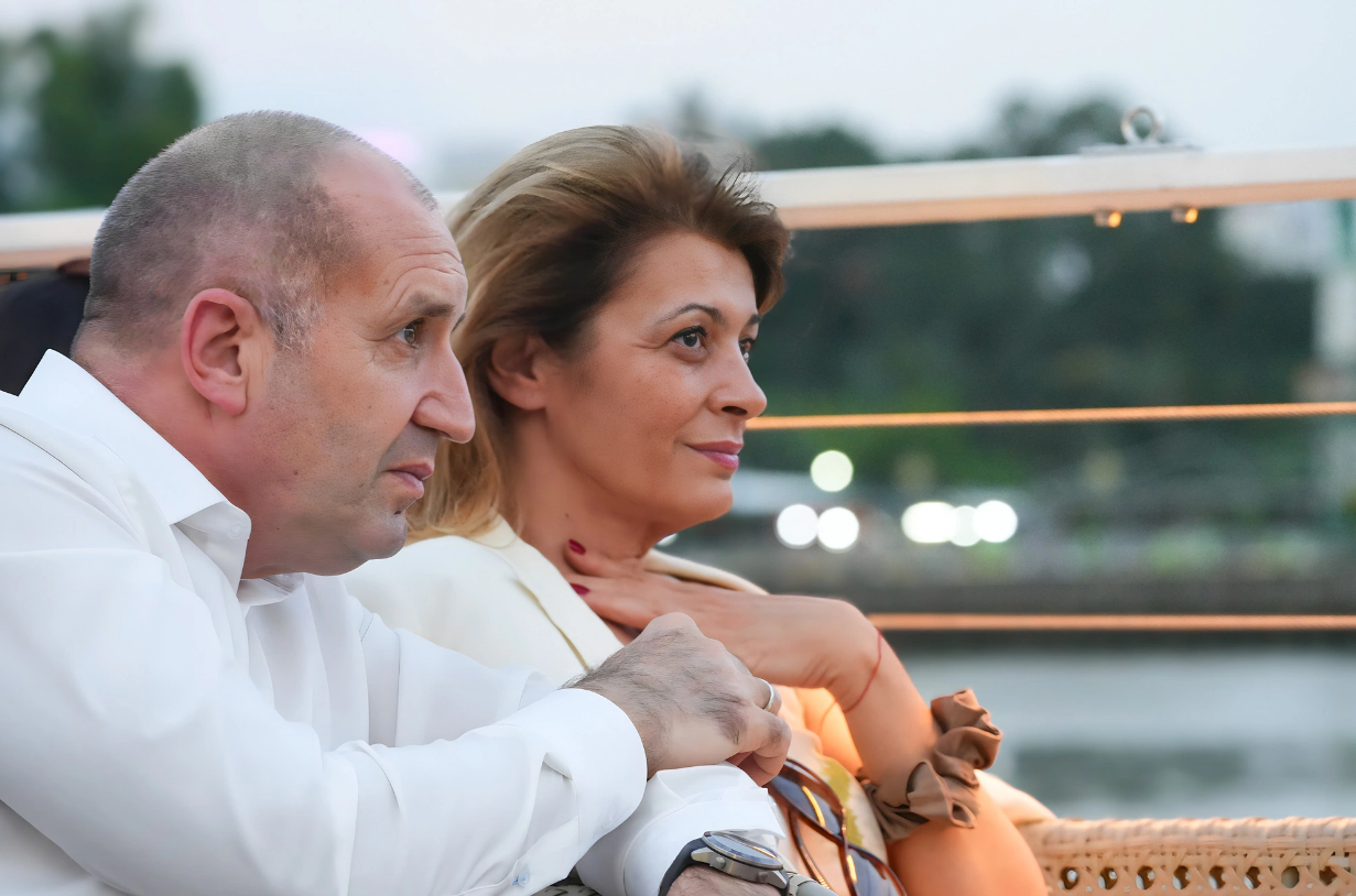 Bulgarian President Rumen Radev shared that he was impressed by Ho Chi Minh City’s architectural elegance and lively spirit. Photo: Huu Hanh / Tuoi Tre