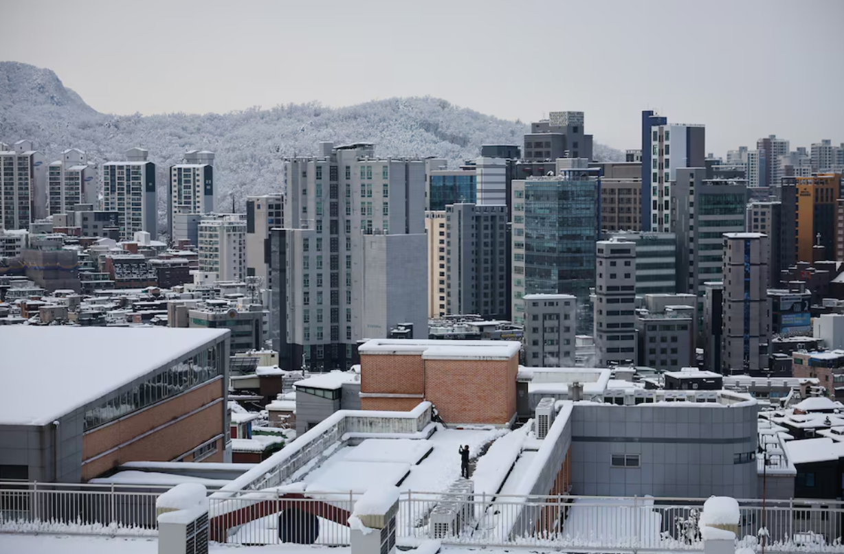 South Korea battles second day of heavy snow; four dead