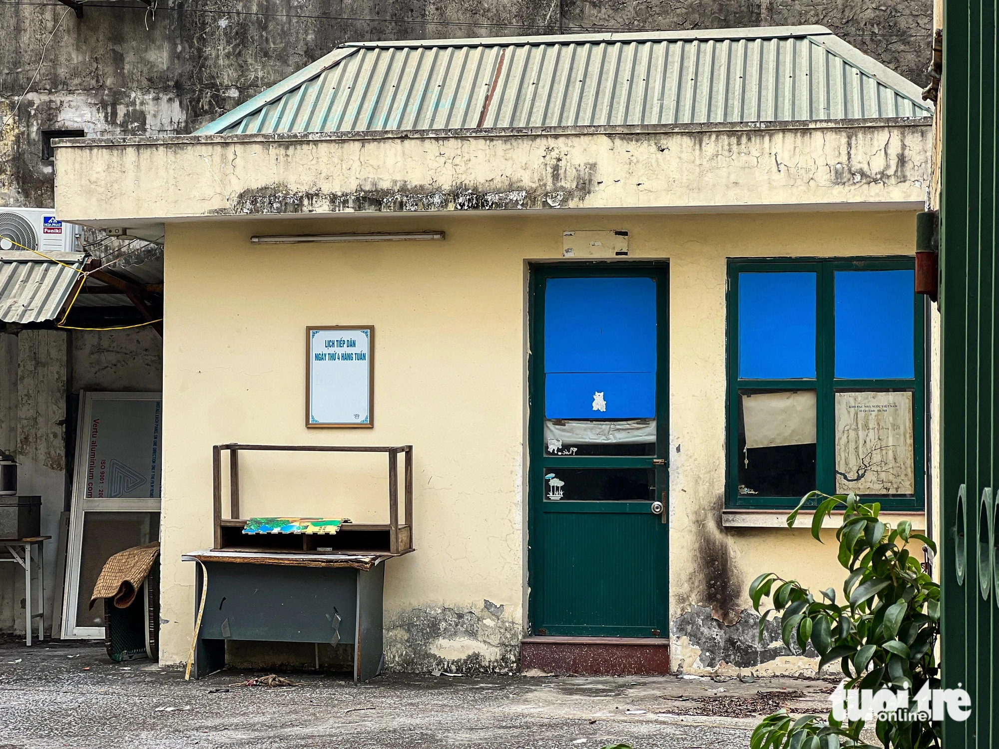 At 29 To Hieu, the former Ha Dong State Treasury building remains shuttered. Photo: Pham Tuan / Tuoi Tre