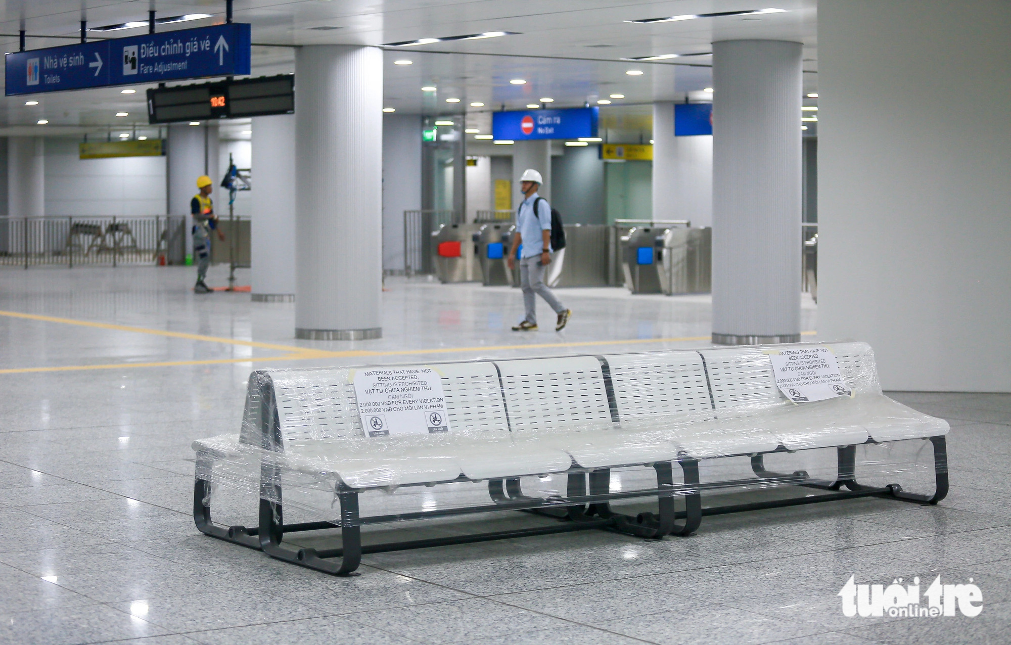 Seats at Ben Thanh underground station on metro line No. 1 in District 1, Ho Chi Minh City. Photo: Thu Dung / Tuoi Tre