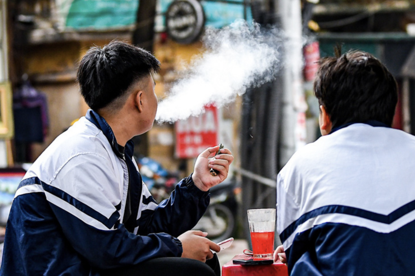 Vietnam parliament passes ban on e-cigarettes from 2025