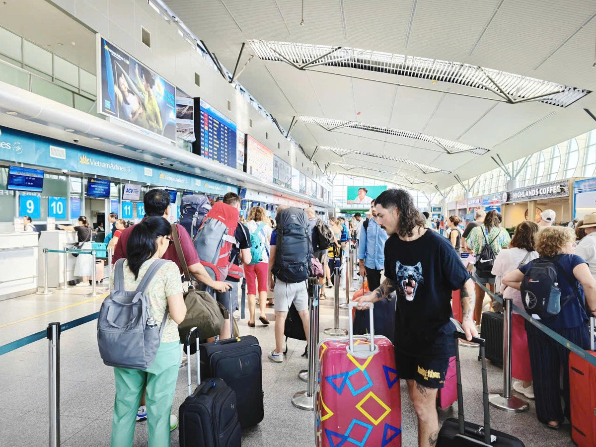 Da Nang int’l airport insists on controversial priority lane fee