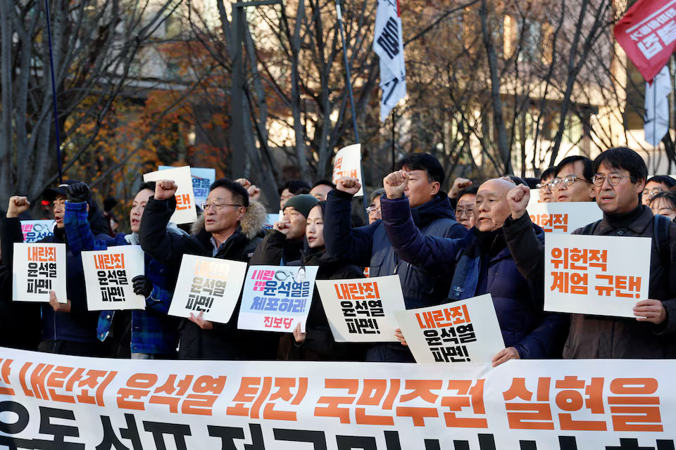 [7/11]People take part in a rally to demand South Korean President Yoon Suk Yeol's removal from power, in Seoul, South Korea, December 4, 2024. Photo: Reuters