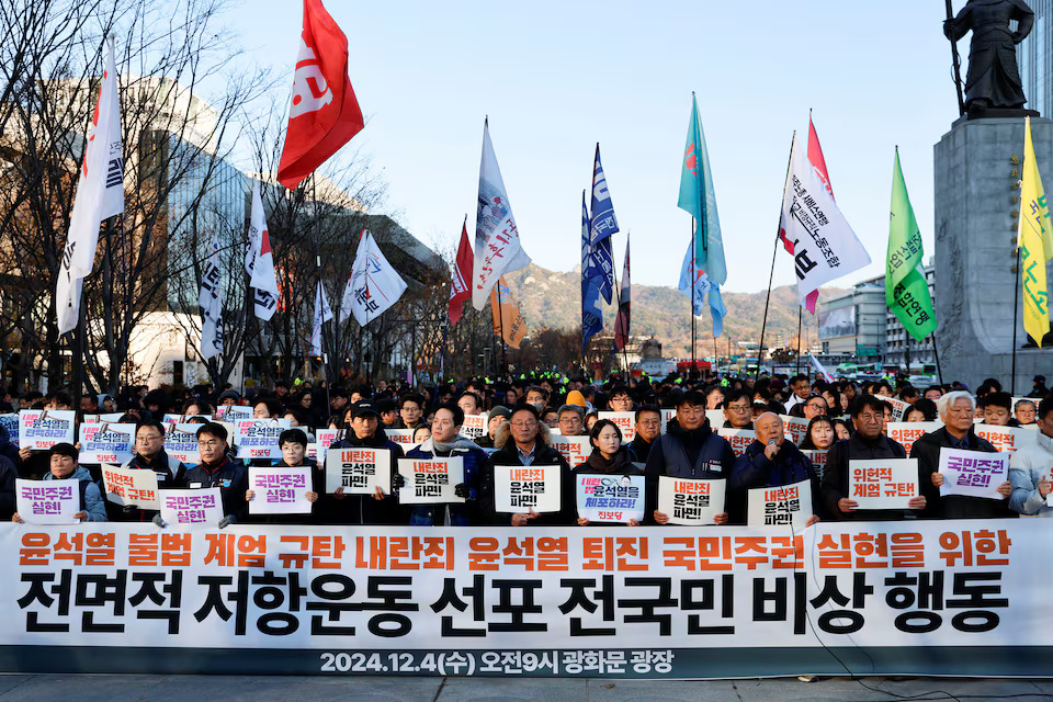 [5/11]People take part in a rally to demand South Korean President Yoon Suk Yeol's removal from power, in Seoul, South Korea, December 4, 2024. Photo: Reuters