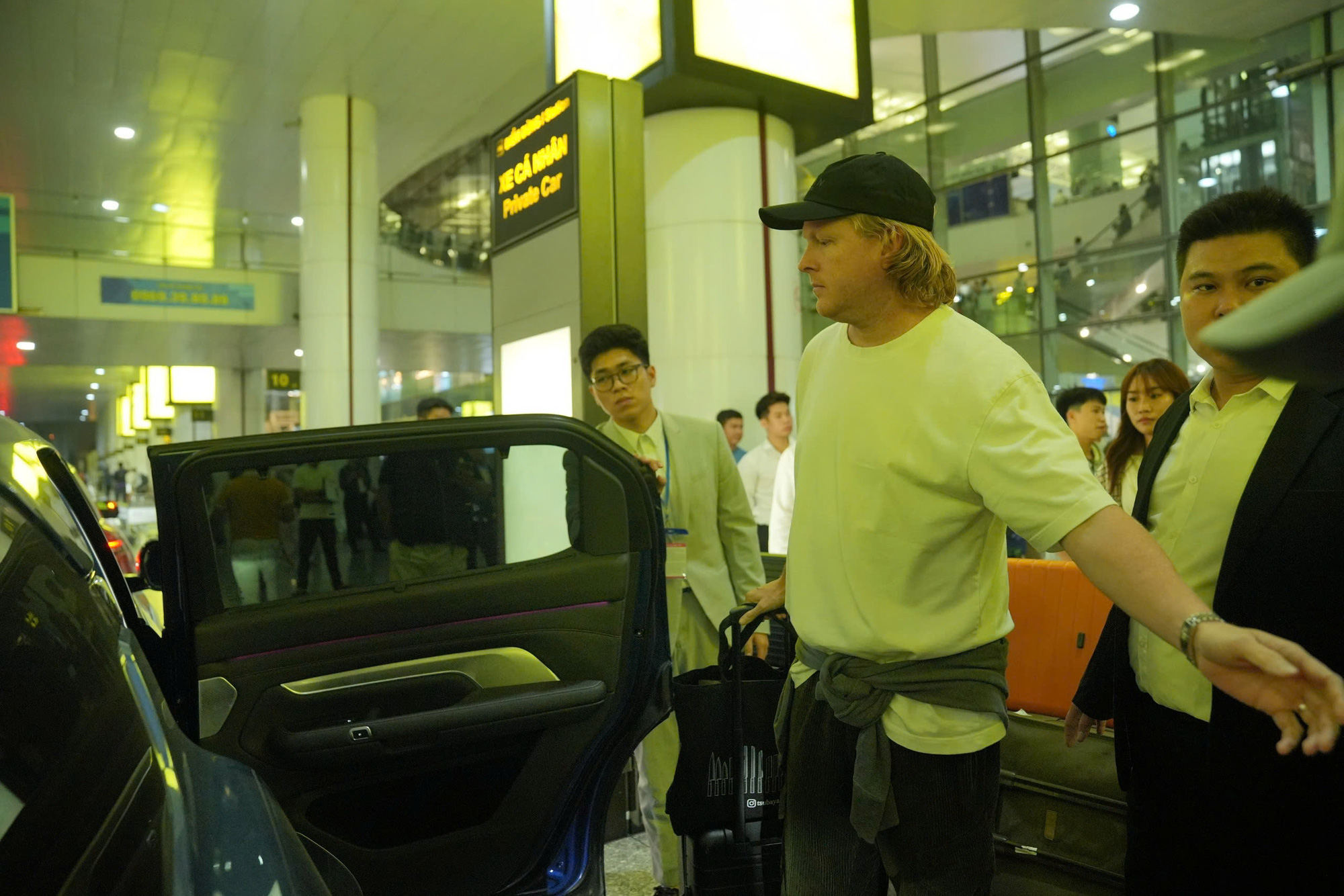 American pop rock band Imagine Dragons leaves Noi Bai International Airport in Hanoi, December 5, 2024. Photo: Supplied