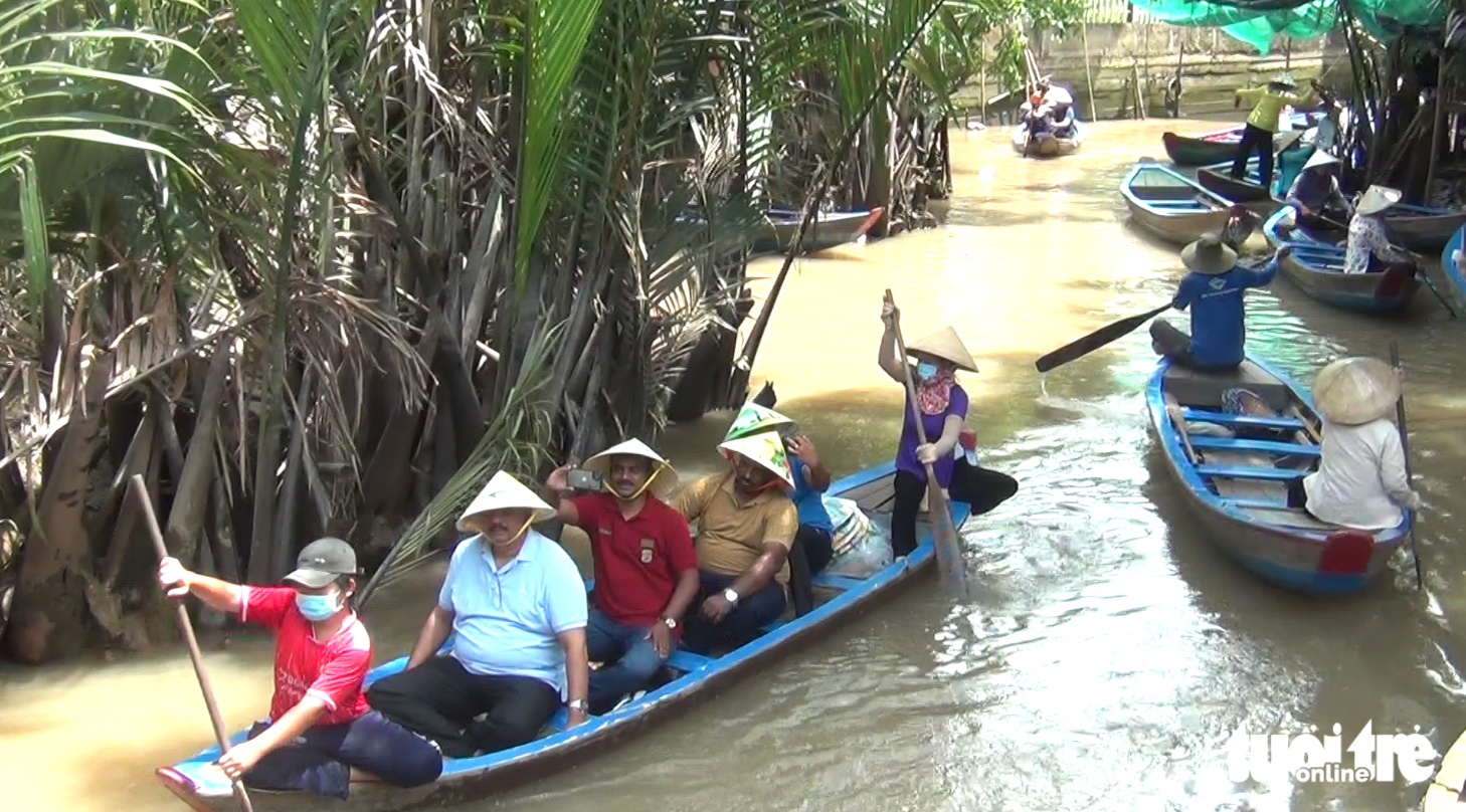 Tourists from India explore Tien Giang Province, southern Vietnam. Photo: Hoai Thuong / Tuoi Tre