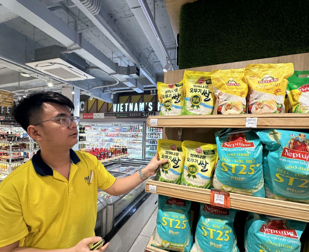 Residents of Ho Chi Minh City seek quality, branding when buying rice