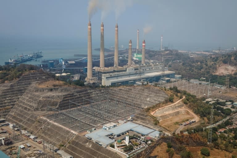 Indonesia's new coal phase-out goal sets 'daunting task'