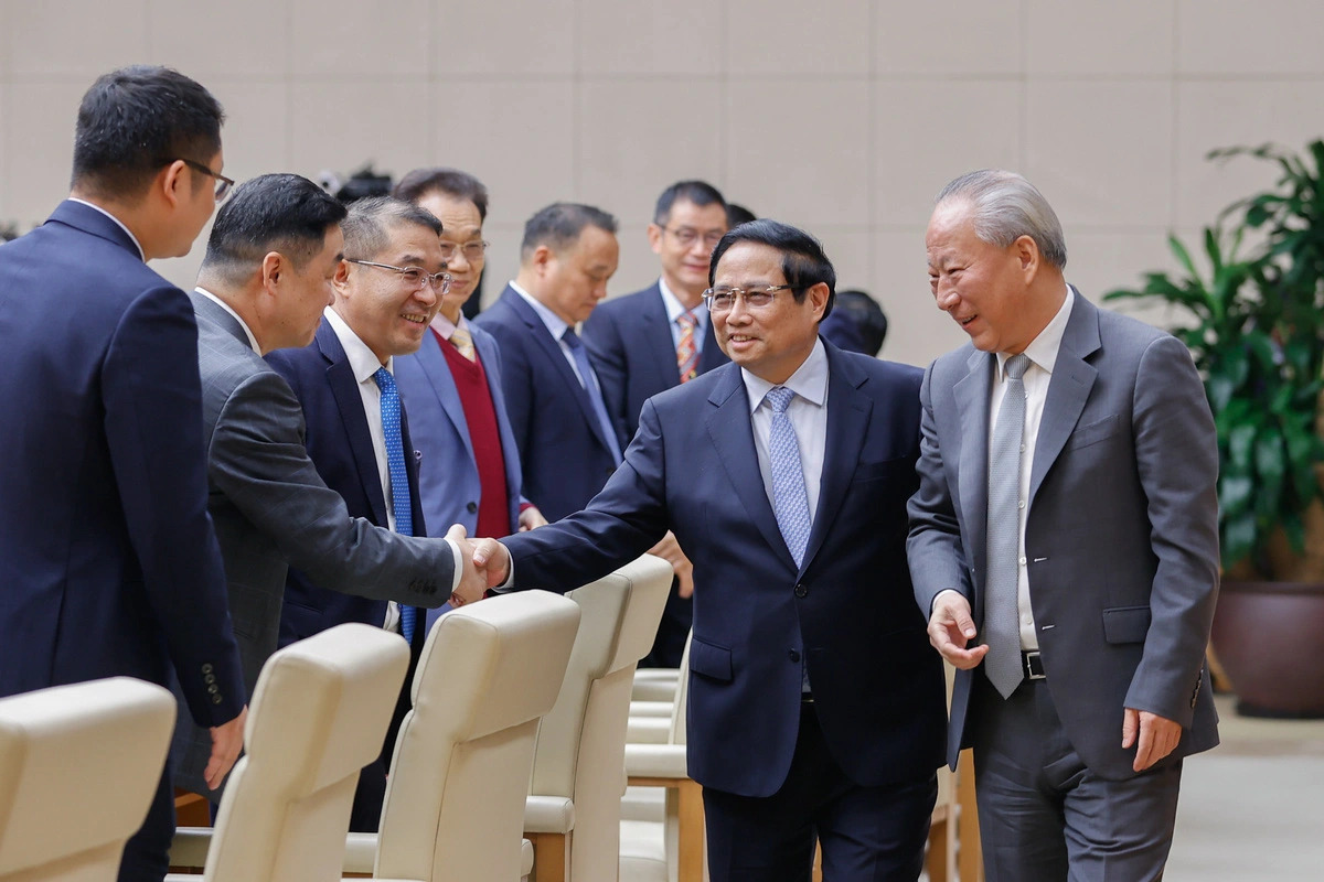 Vietnam premier calls for Chinese investment in key infrastructure projects