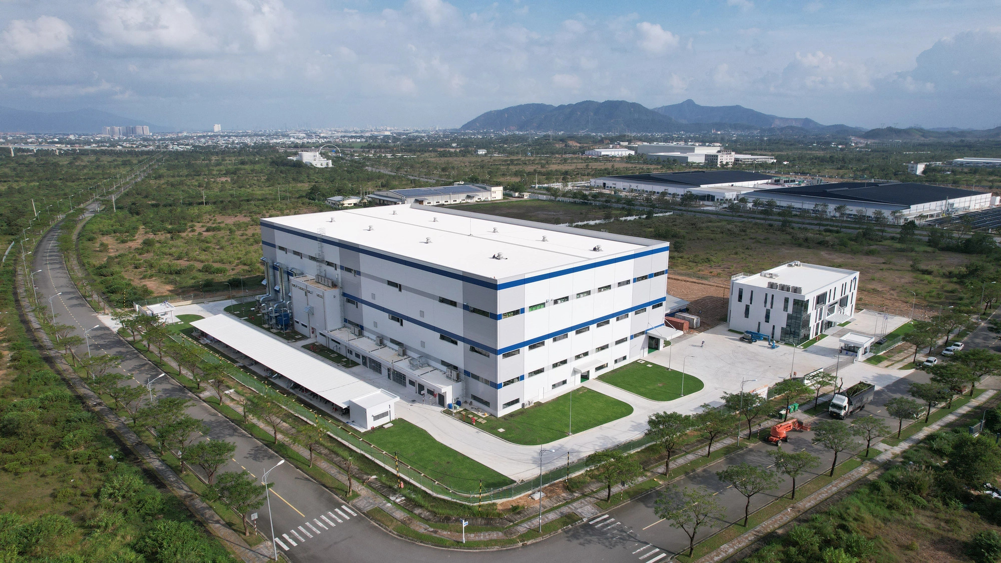 $20mn Boeing aircraft component factory starts operations in Da Nang