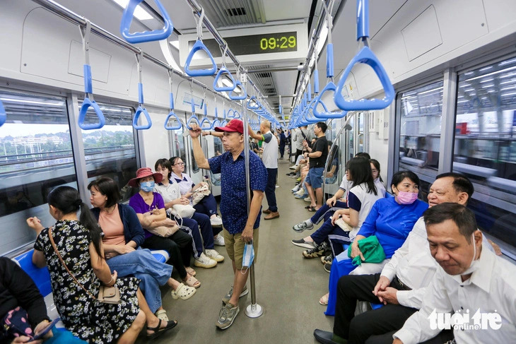 Passengers are seen travelling on a train of the Ho Chi Minh City’s metro line No. 1. Photo: Chau Tuan / Tuoi Tre