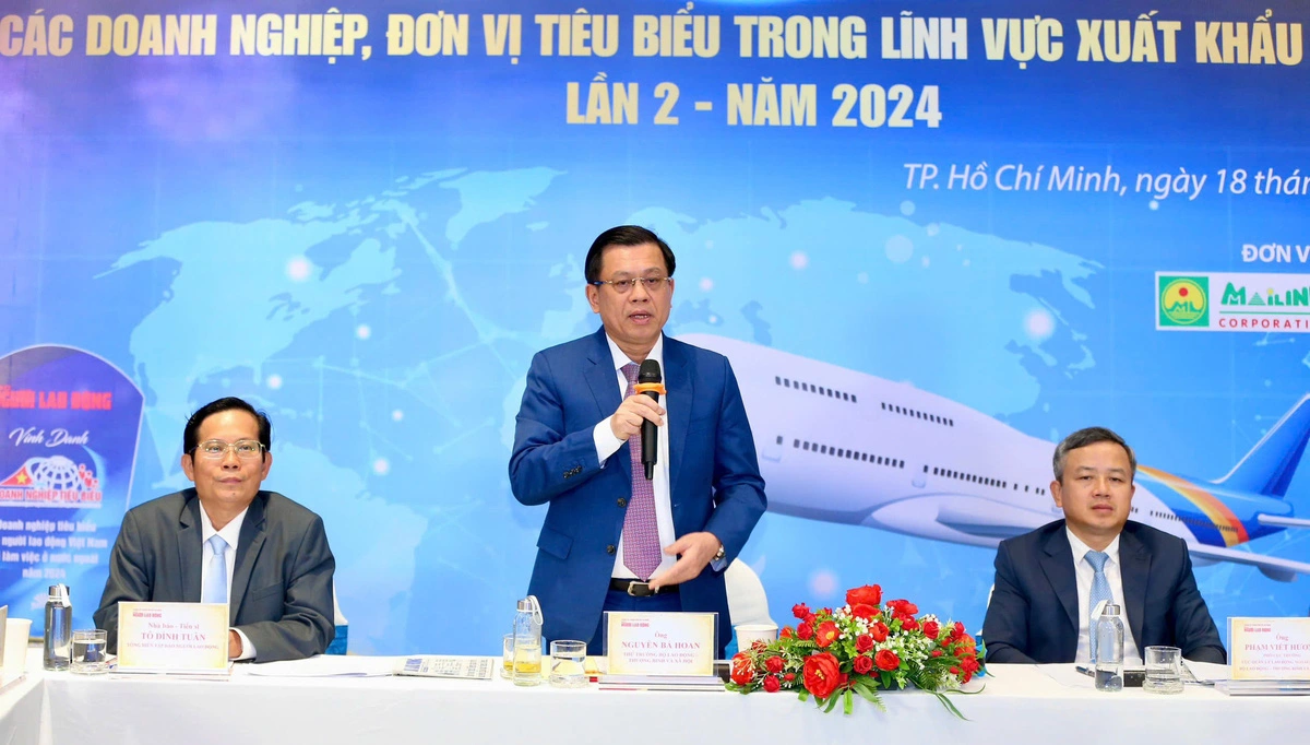 Deputy Minister of Labor, Invalids and Social Affairs Nguyen Ba Hoan speaks at the workshop ‘Improving the quality and effectiveness of sending Vietnamese laborers abroad for work’ held in Ho Chi Minh City on December 18, 2024. Photo: Vu Thuy / Tuoi Tre