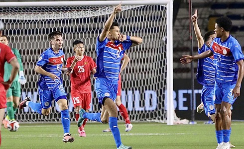 Philippines players celebrate their goal against Vietnam in their third match of Group B at the 2024 ASEAN Championship in the Philippines, December 18, 2024. Photo: Huu Tan / Tuoi Tre