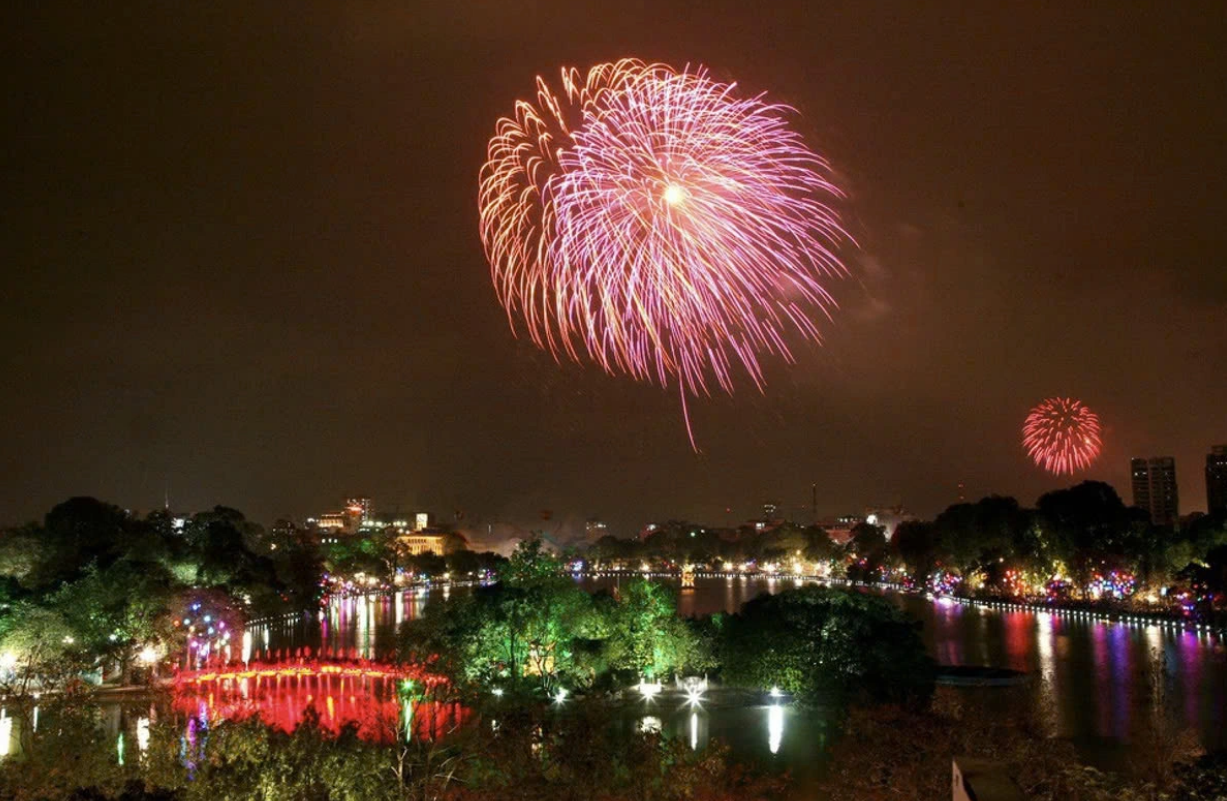 Fireworks to illuminate Hanoi sky for New Year celebration after 10 years