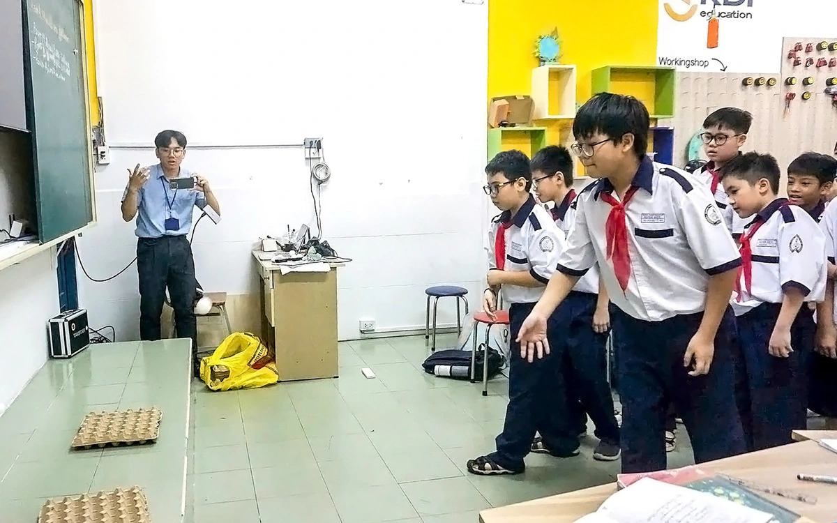 Ho Chi Minh City secondary school to start teaching in English