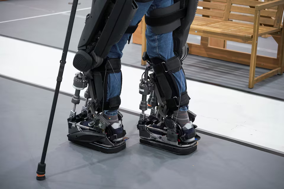 [2/4]Kim Seung-hwan, who is himself a paraplegic and part of the Exoskeleton Laboratory team at the Korea Advanced Institute of Science and Technology (KAIST), demonstrates the prototype of exoskeleton robot 'WalkON Suit F1' at KAIST in Daejeon, South Korea, November 27, 2024. Photo: Reuters