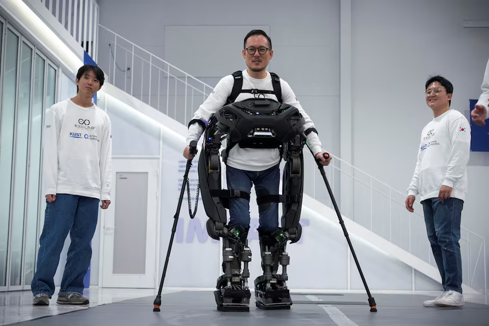 South Korean team develops ‘Iron Man’ robot that helps paraplegics walk