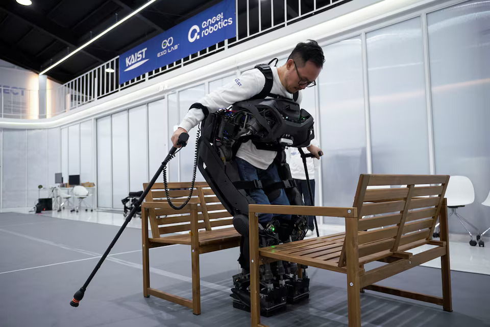 Kim Seung-hwan, who is himself a paraplegic and part of the Exoskeleton Laboratory team at the Korea Advanced Institute of Science and Technology (KAIST), demonstrates the prototype of exoskeleton robot 'WalkON Suit F1' at KAIST in Daejeon, South Korea, November 27, 2024. Photo: Reuters