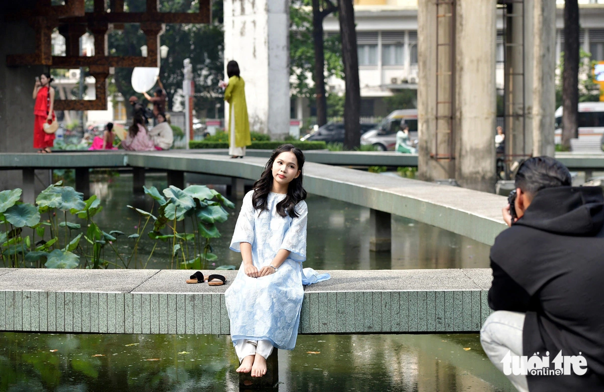 Ho Con Rua (Turtle Lake) in Ho Chi Minh City is a background for Tet-themed photos.