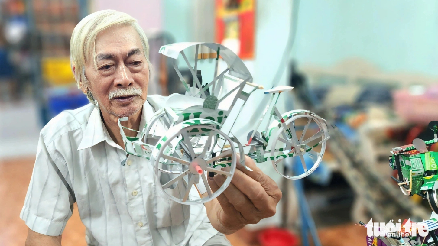 In Ho Chi Minh City, septuagenarian transforms empty cans into motorcycle replicas