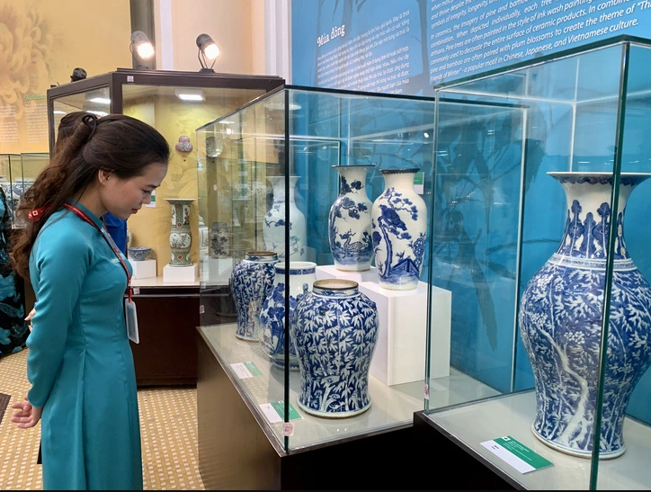 Seasonal blooms patterned on Eastern ceramics at Ho Chi Minh City exhibition