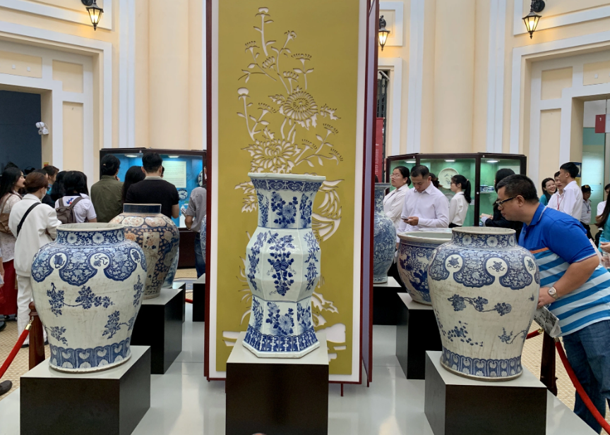 Ceramics featuring motifs of various seasonal flowers on display at the History Museum of Ho Chi Minh City. Photo: Hoai Phuong / Tuoi Tre