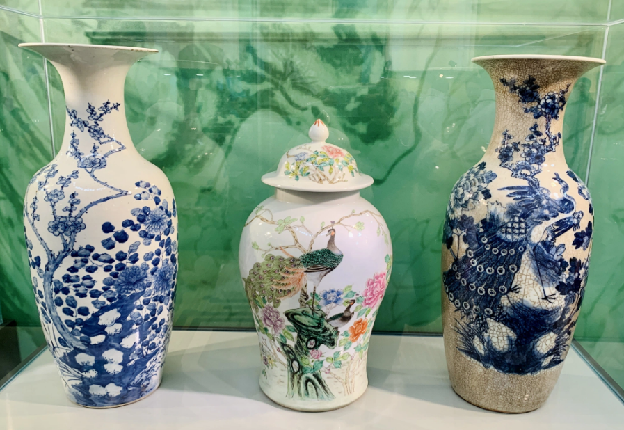 Porcelain vases with patterns of spring flowers on display at the History Museum of Ho Chi Minh City. Photo: Hoai Phuong / Tuoi Tre