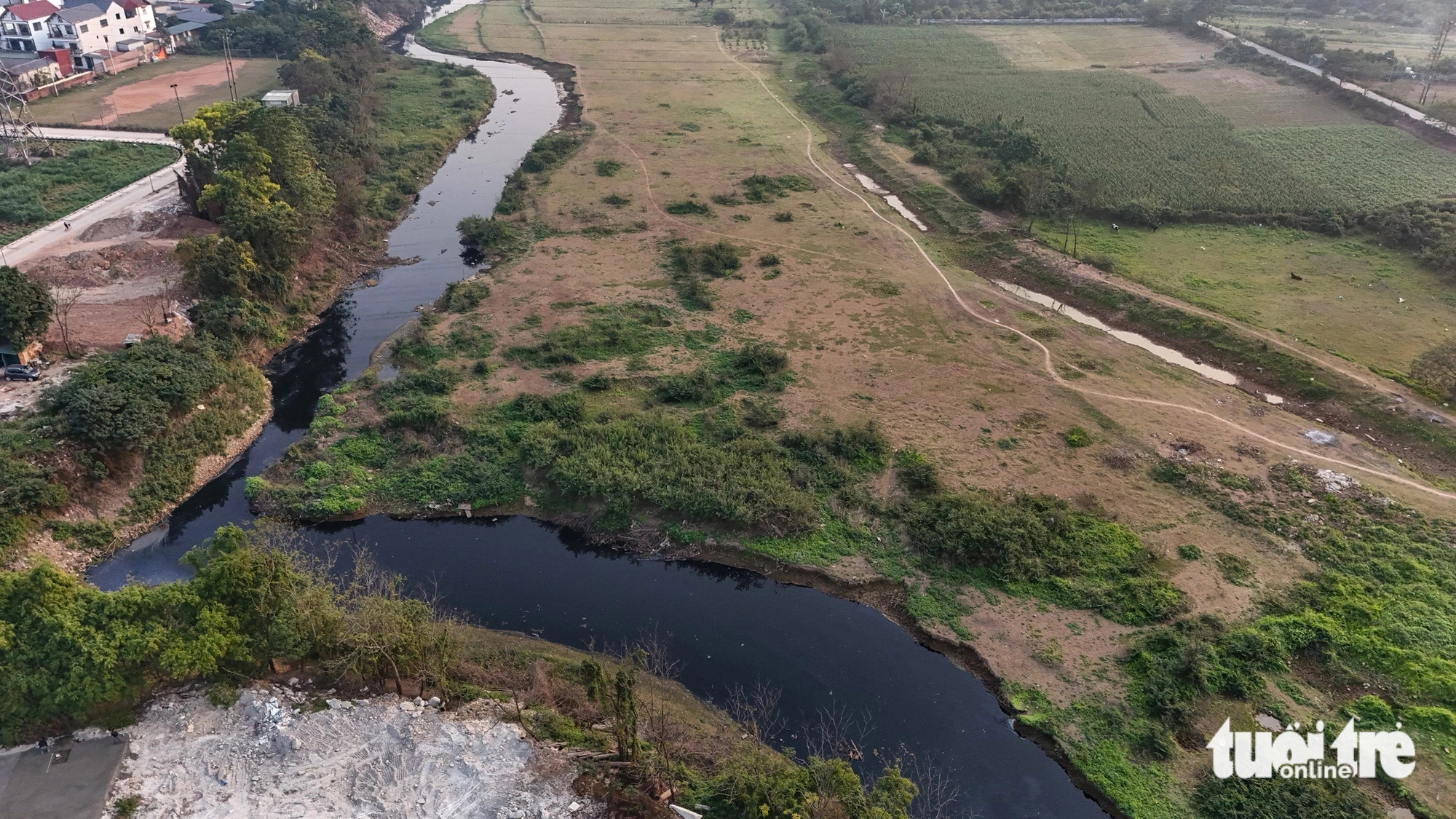 Some sections of the Day River running through Hoai Duc District in suburban Hanoi. Photo: Tuoi Tre