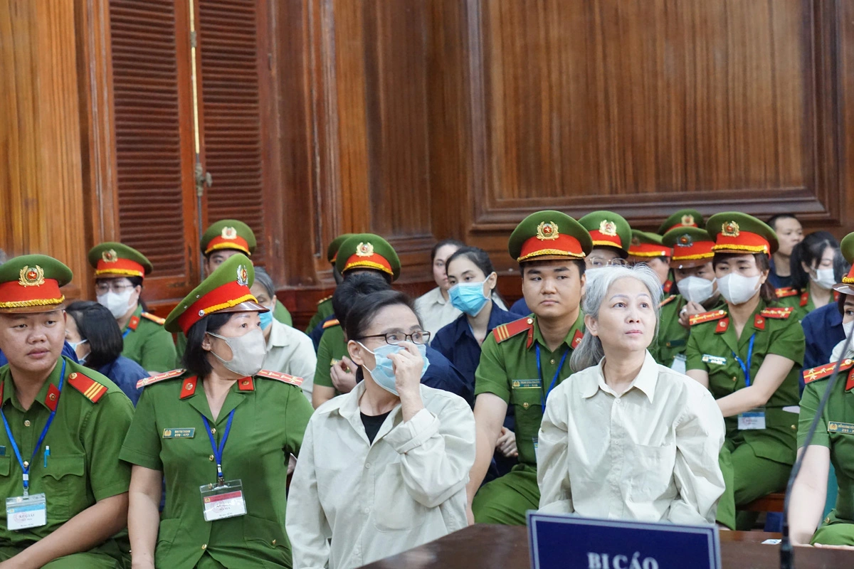 Vietnam court sentences 27 to death for drug trafficking