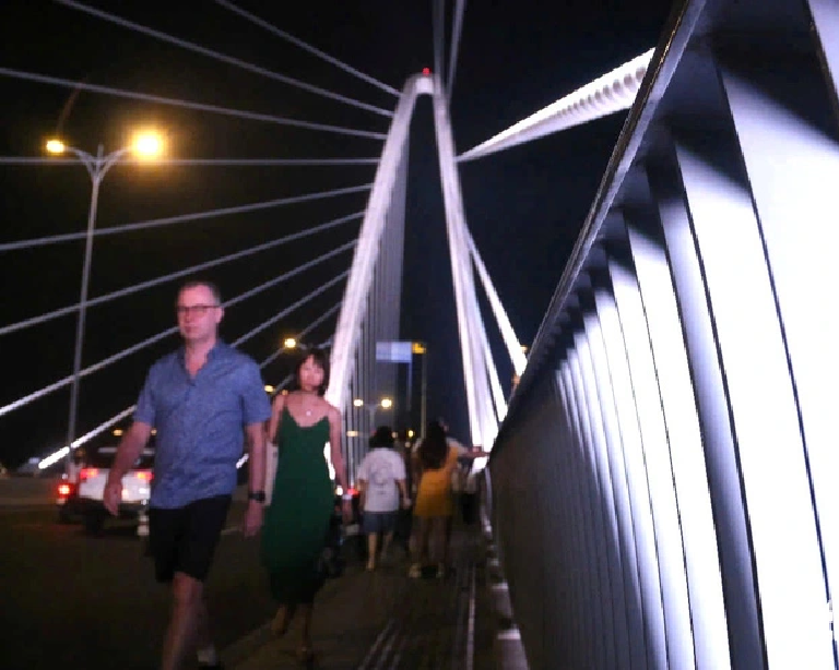 The Ba Son Bridge in Ho Chi Minh City is a cable-stayed bridge stretching a total of 1.4 kilometers. Photo: Bui Nhi / Tuoi Tre