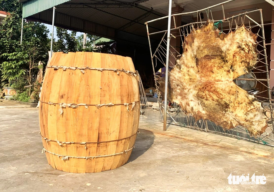 Wood and cowhide are sun-dried in Bac Thai drum Village, Thach Hoi Commune, Ha Tinh City, Ha Tinh Province, north-central Vietnam. Photo: Le Minh