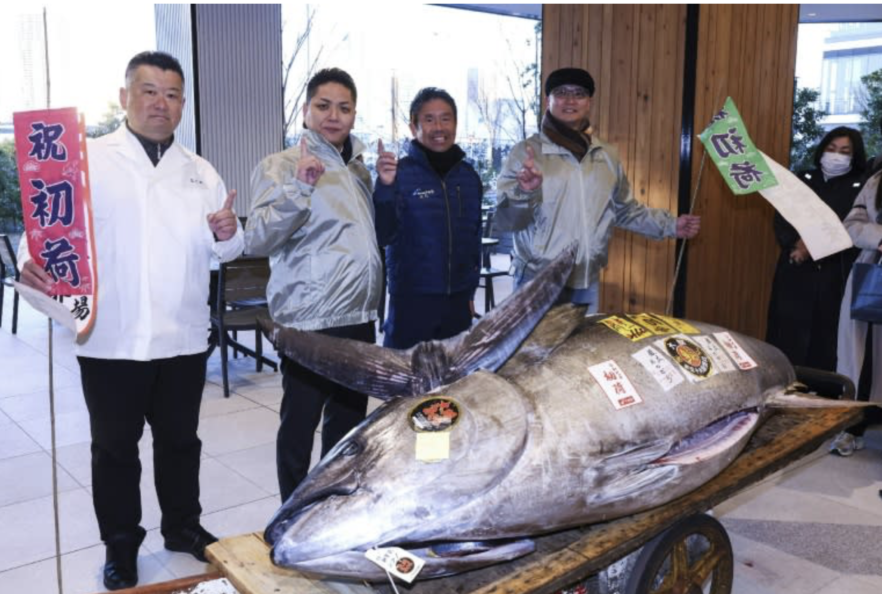 Buyer splashes out $1.3m for Tokyo new year tuna